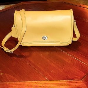 Coach Vintage Camel Tan Leather Ridgfield Crossbody Shoulder Bag pre-owned 9812